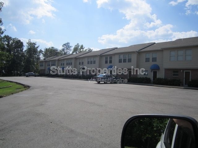 Building Photo - 100 Riverview Way