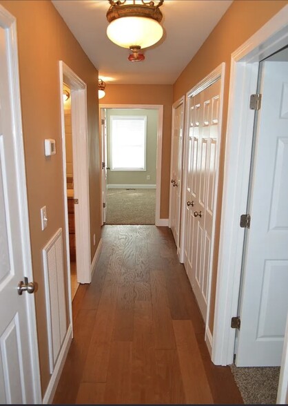 Building Photo - 308 Sparks Ln