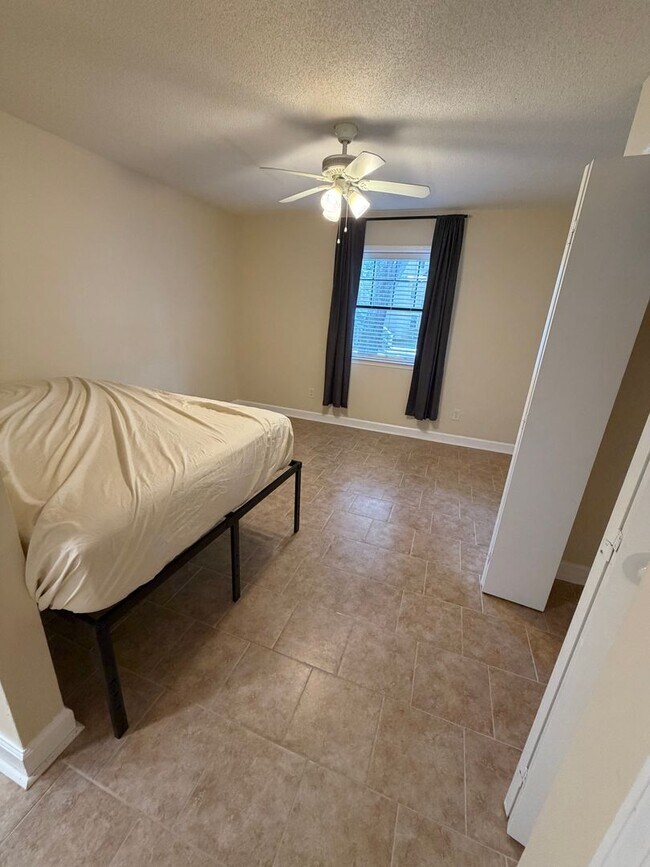 Building Photo - Appleby Apartment