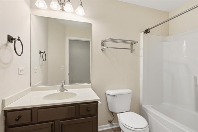 Building Photo - 28909 Pondview Dr