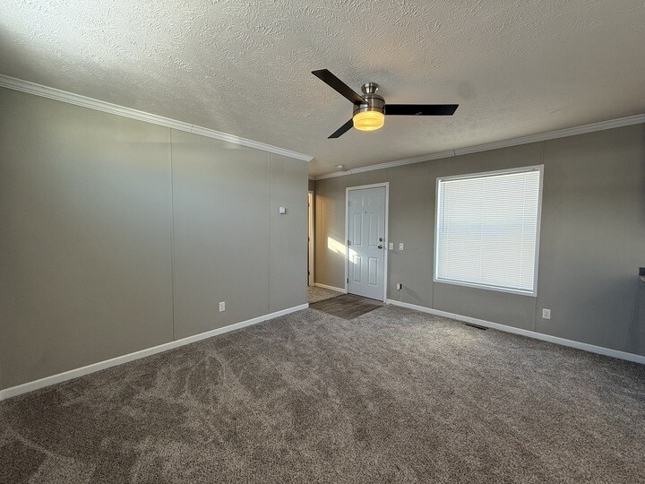 Building Photo - 10610 State Rte 762