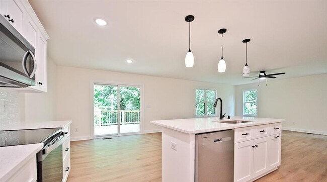 Building Photo - 1211 Brecken Court