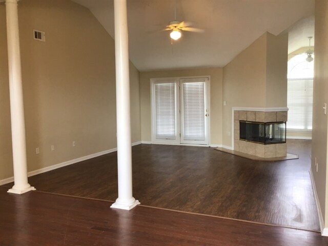 Building Photo - 15 Golden Grove Ln
