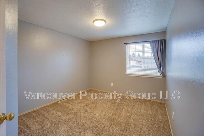 Building Photo - 5606 NE 48th Ave