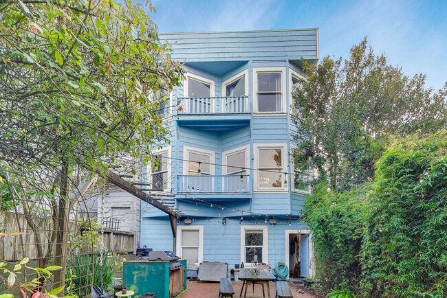 Building Photo - 2274 Fulton St