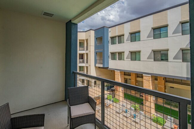 Building Photo - 15501 N Dial Blvd