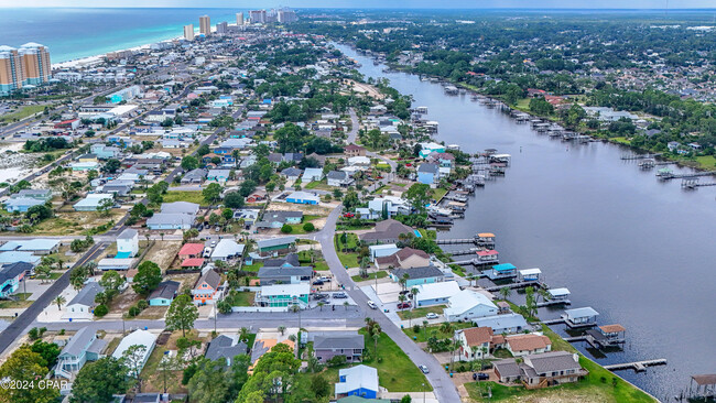 Building Photo - 7005 S Lagoon Dr