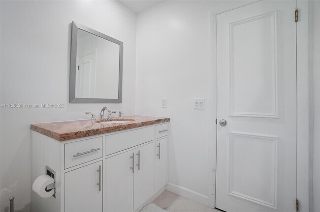 Building Photo - 412 Gerona Ave