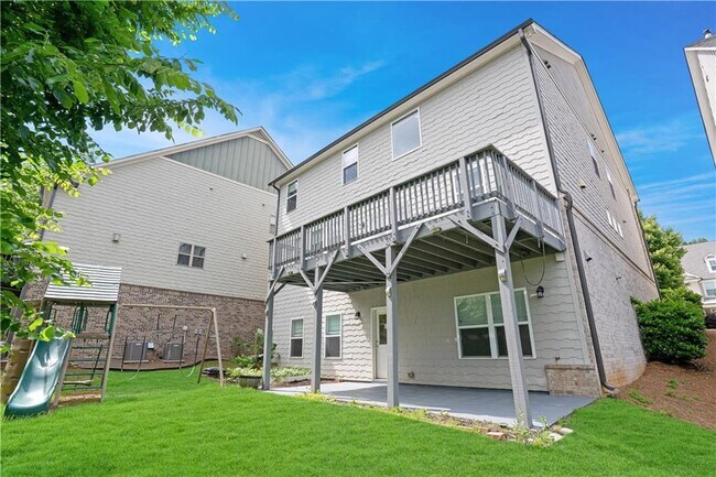 Building Photo - 667 Creswell Park
