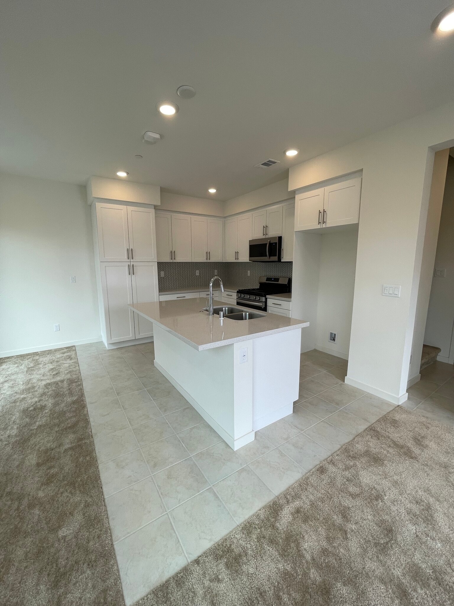 Island - 3620 S Allston Paseo