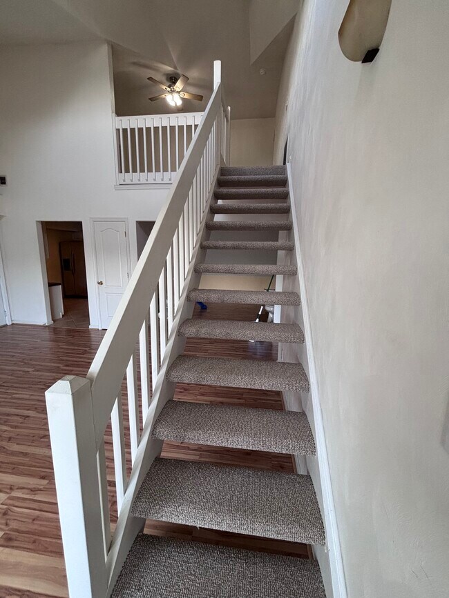 Building Photo - 900 Charnell Dr