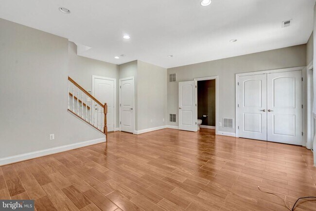 Building Photo - 6830 Hartzell Hill Ln