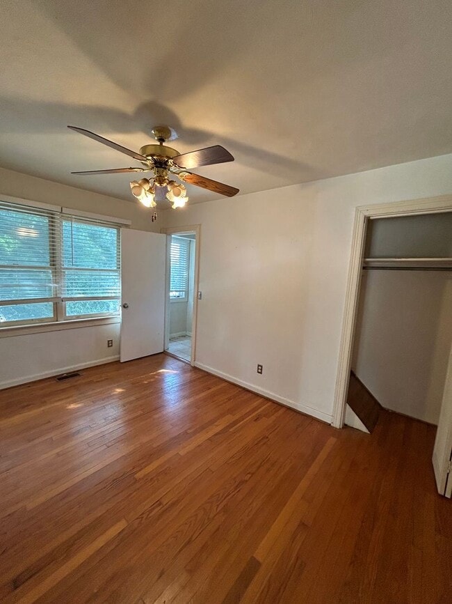 Building Photo - 3 Bed 2 Bath Coastal Living Near the Ocean...