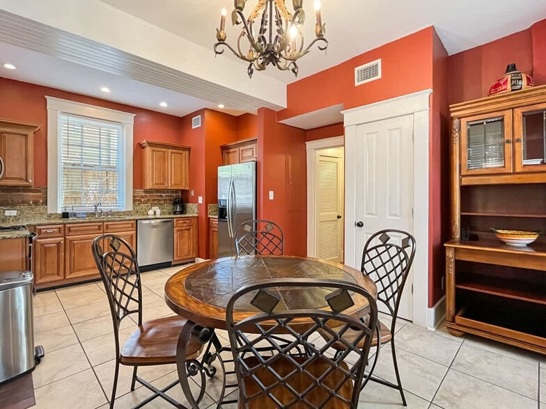 Building Photo - 209 W Bolton St