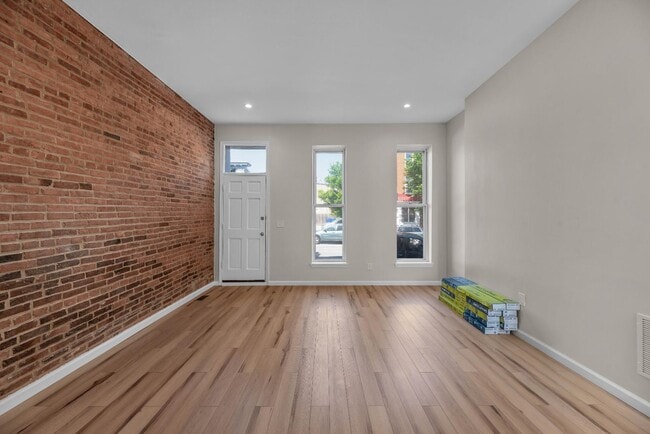 Building Photo - 121 N Patterson Park Ave