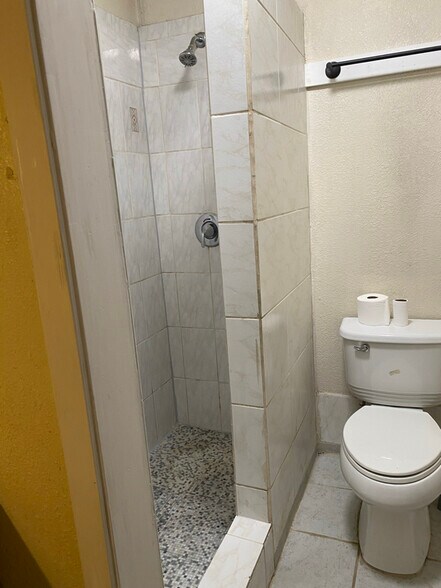 Building Photo - 6342 Walraven Cir