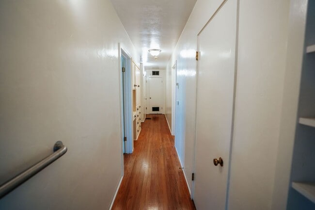 Building Photo - 1911 H St