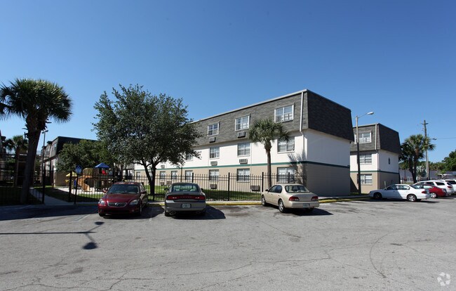 Building Photo - Columbus Court