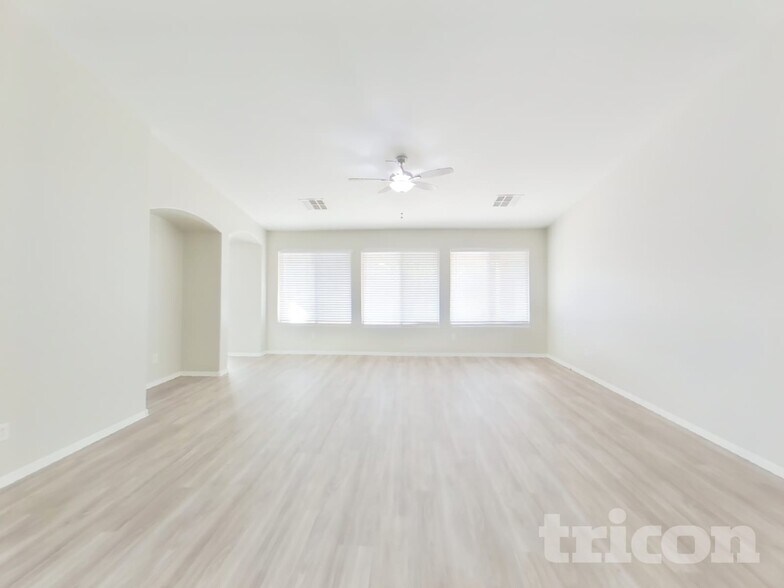 Building Photo - 2117 W Pickett Ct