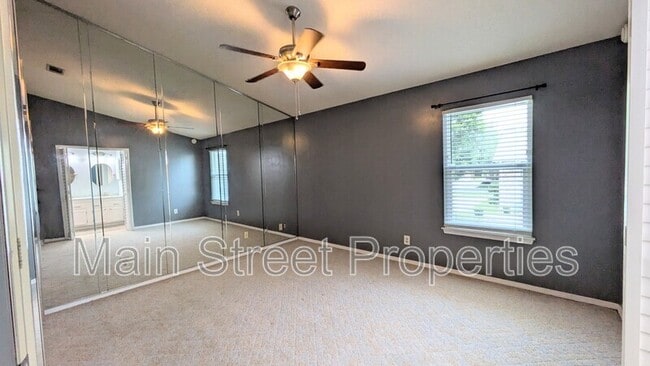 Building Photo - 7171 N 9th Ave