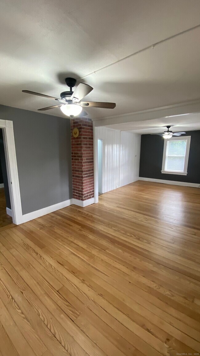 Building Photo - 26 Pine St