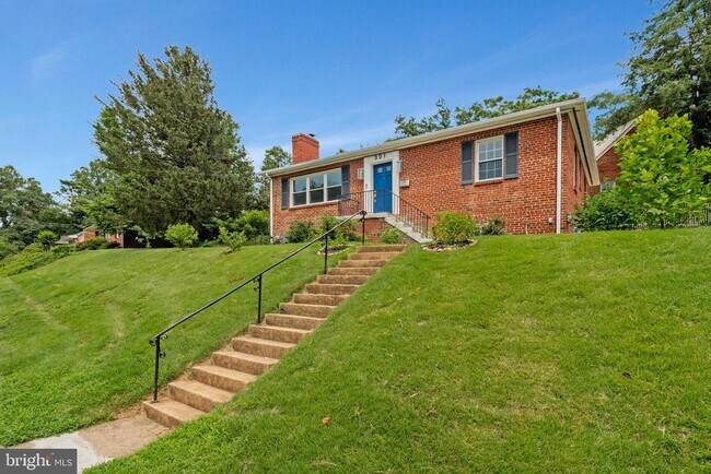 Building Photo - 301 Moncure Dr
