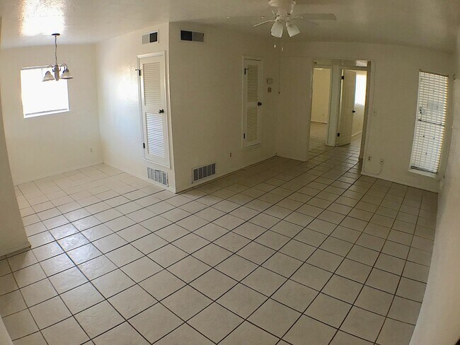 Building Photo - 2418 Pittsburg Ave