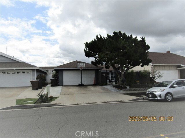 Primary Photo - 1760 N Glenview Ave