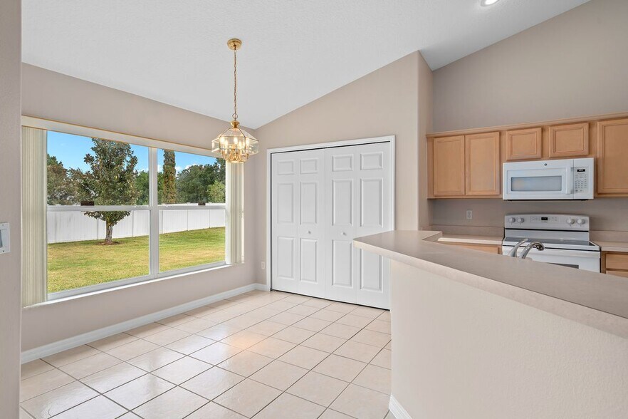 Building Photo - 1056 Princeton Dr