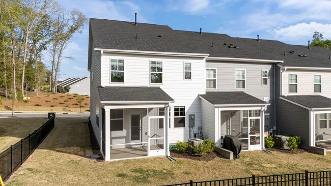 Building Photo - Charming 3 Bedroom Home located in Wake Forest
