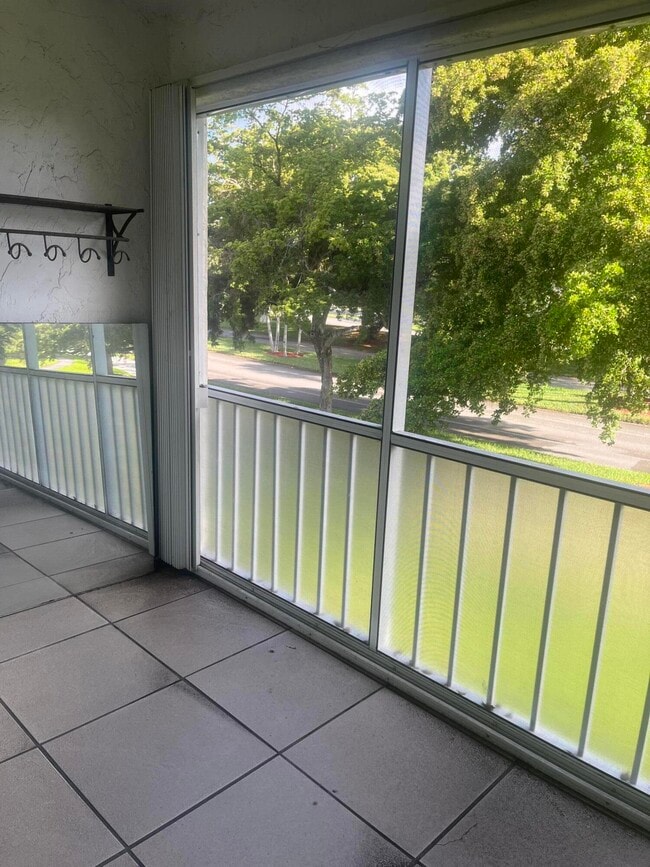 Building Photo - 2614 Nassau Bend