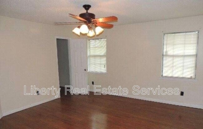 Building Photo - 925 Granger Dr
