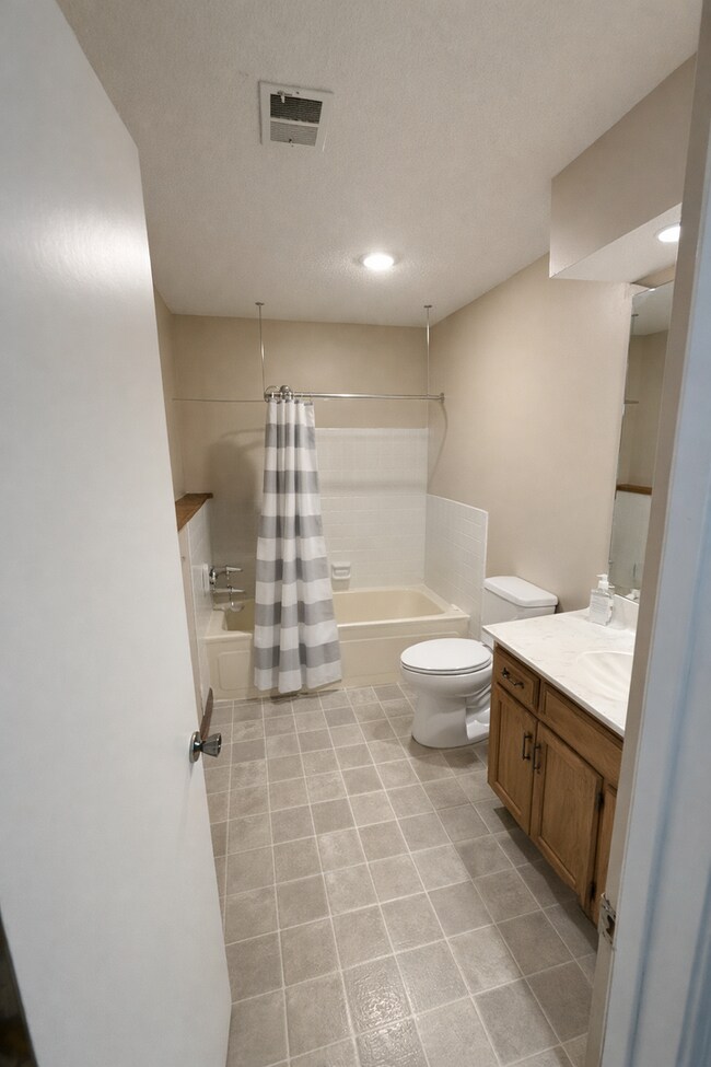 Building Photo - 4 Bed Lenexa Home w/ Finished Basement, Solar, 3 Car Garage and Fenced Yard!!