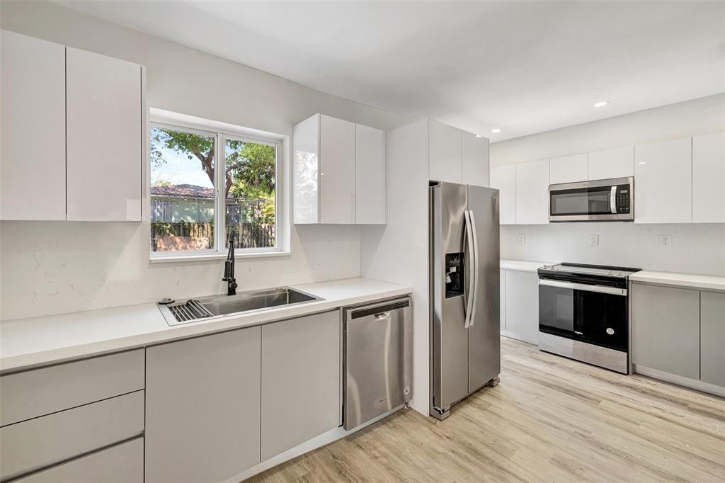 Building Photo - 843 SW 20th St