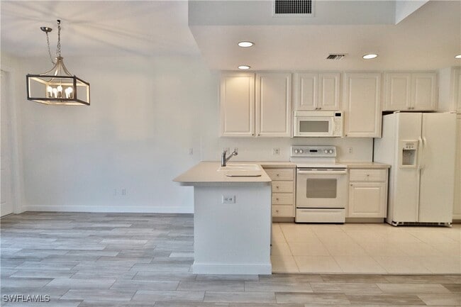 Building Photo - 6182 Towncenter Cir