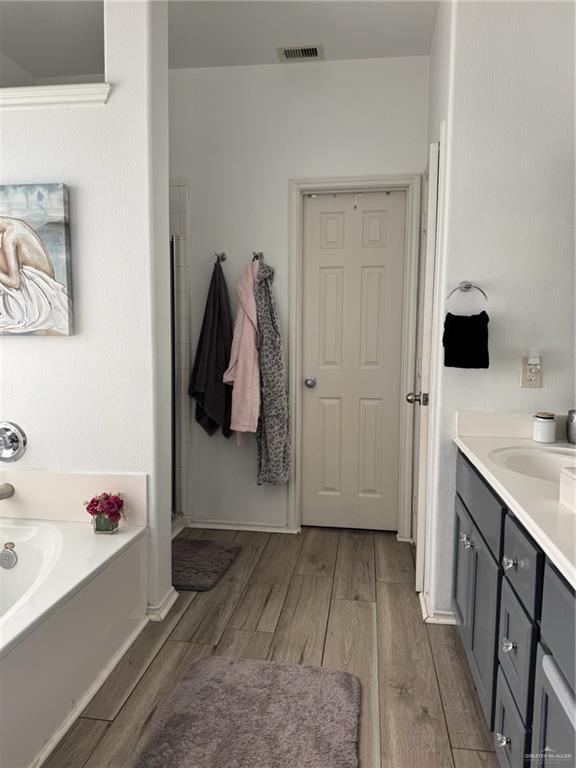 Building Photo - 40 San Angelo St