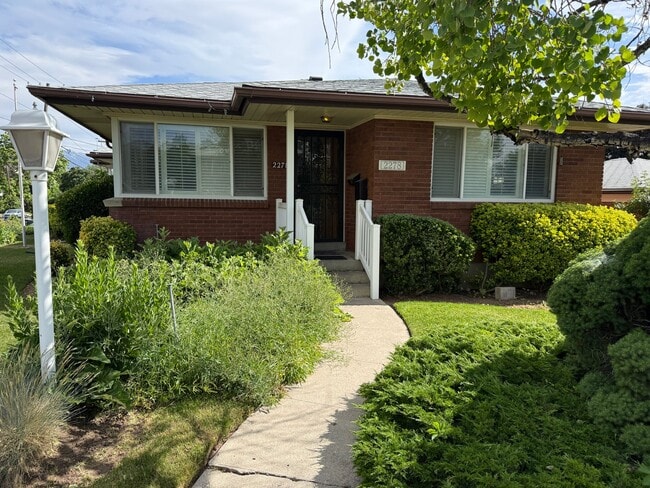 Building Photo - 2278 Logan Ave S
