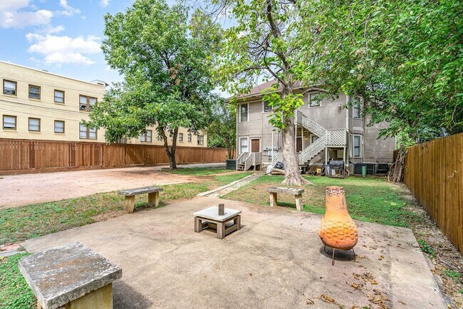 Building Photo - 1230 Kings Hwy