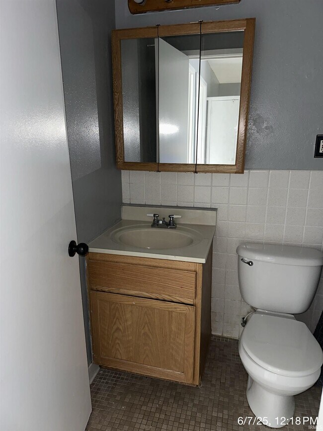 Building Photo - 41052 Gunter Ct