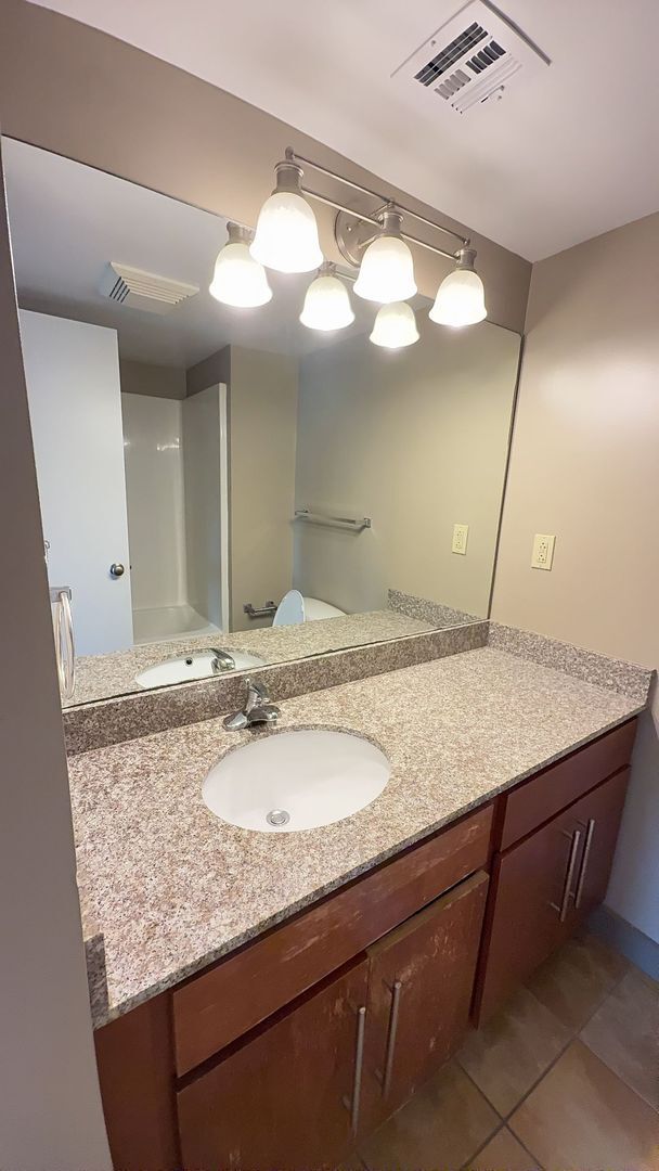 Building Photo - Great find for Lake Plaza: Available for FALL 2026! $3600/month - Move in 8/13/26!