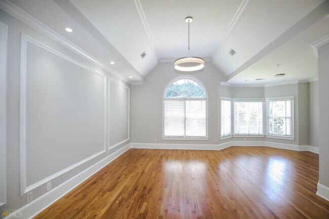 Building Photo - 1660 Briergate Dr