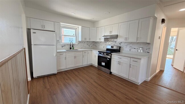 Building Photo - 540 Oak St