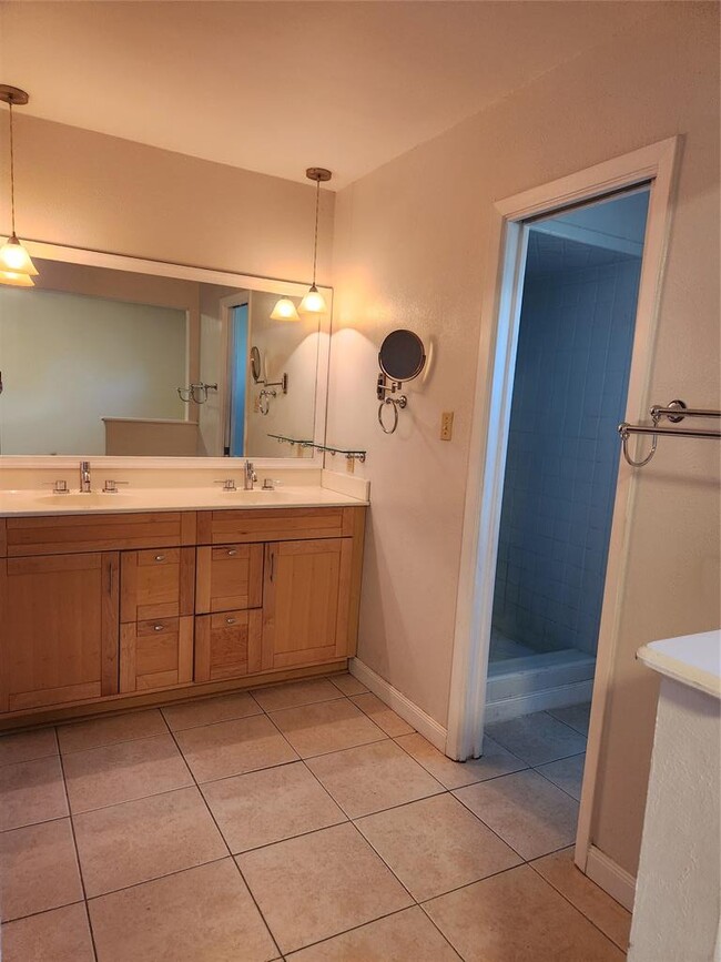 Building Photo - 1311 Cardinal Hill Dr