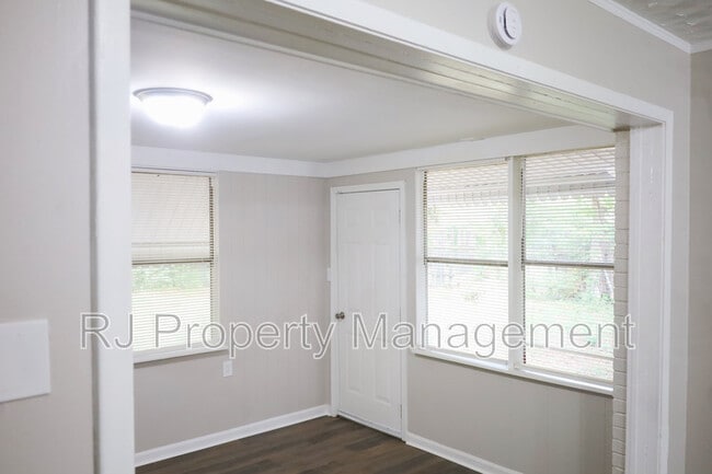 Building Photo - 1731 Sea Isle Rd