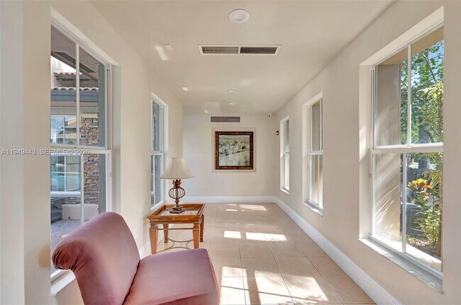 Building Photo - 1192 NE 32nd Ave