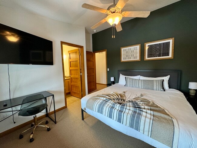 Building Photo - 76 Pinecone Trl