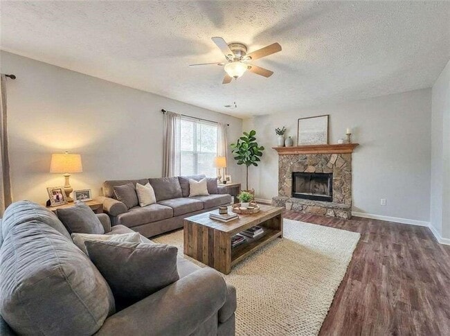 Building Photo - 4445 Brookridge Dr SW