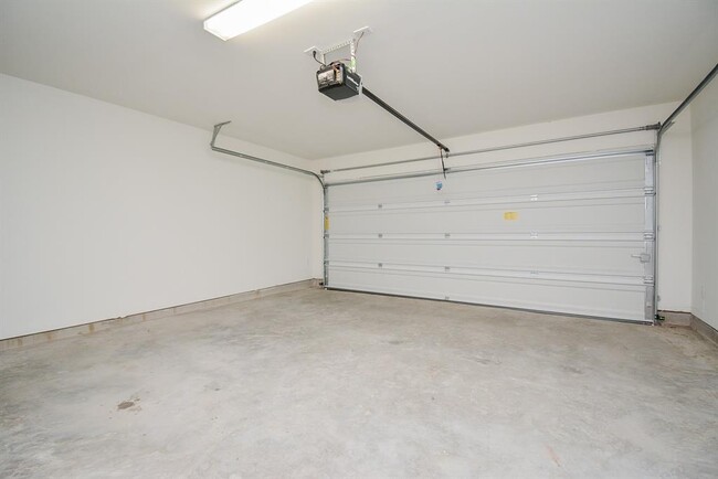 Building Photo - 4930 Lucky Fawn Ln