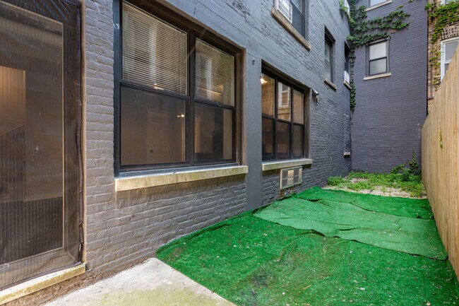 Building Photo - 5718 N Winthrop Ave