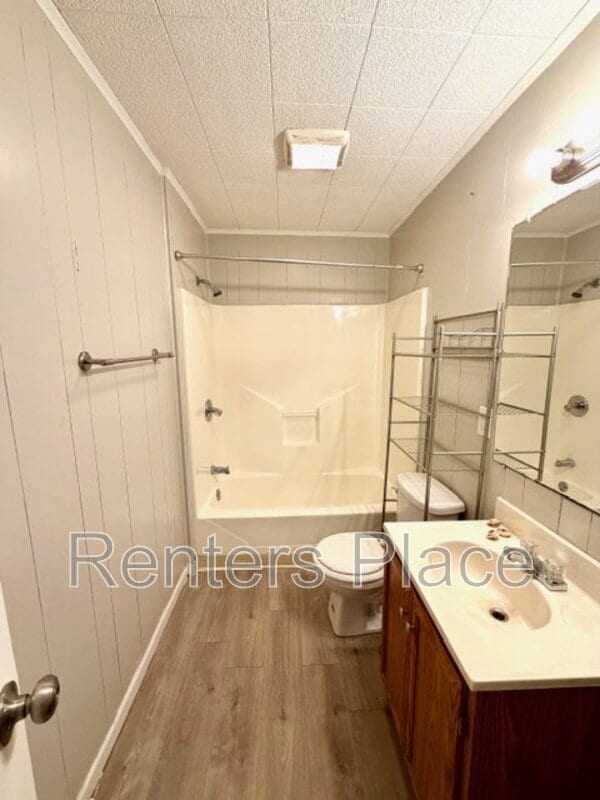 Building Photo - 408 N Florence